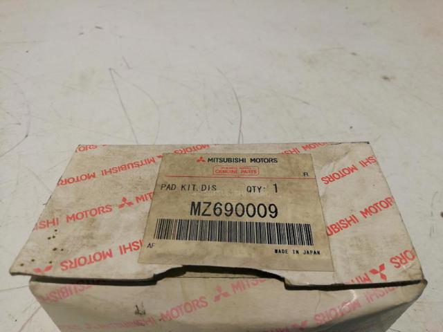 Pastillas traseras MZ690009 MITSUBISHI