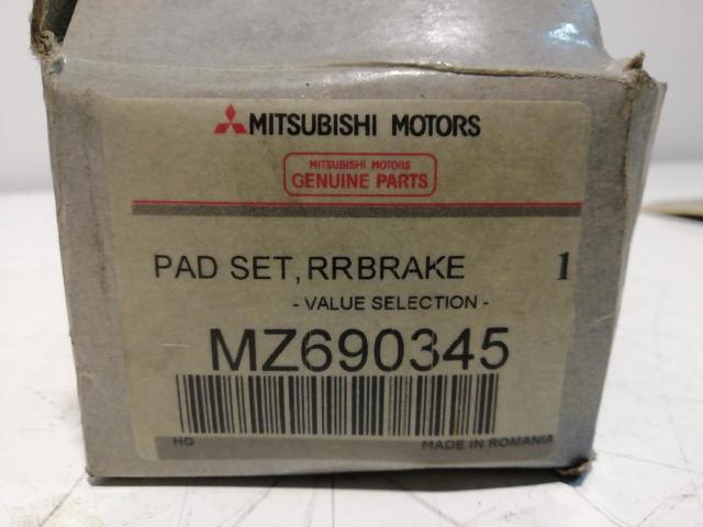 Pastillas traseras de freno MZ690345 MITSUBISHI
