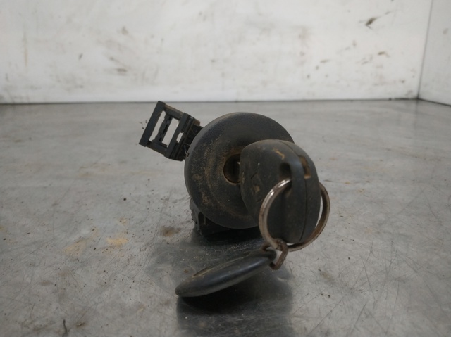 RENAULT N0502060 Bombín de arranque  en stock Valencia
