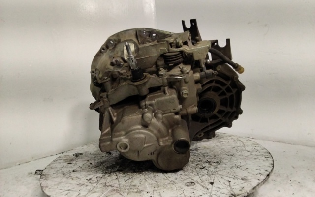 RENAULT ND0008 Caja de cambios manual completa  disponible Valladolid