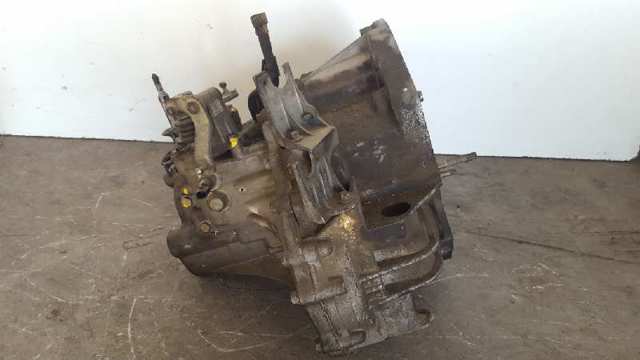 RENAULT NDO001 Caja de cambios manual completa  disponible Valladolid