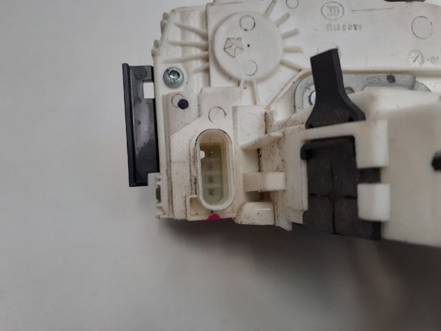 P04589915AE Cerradura de puerta trasera izquierda  comprar en Zaragoza