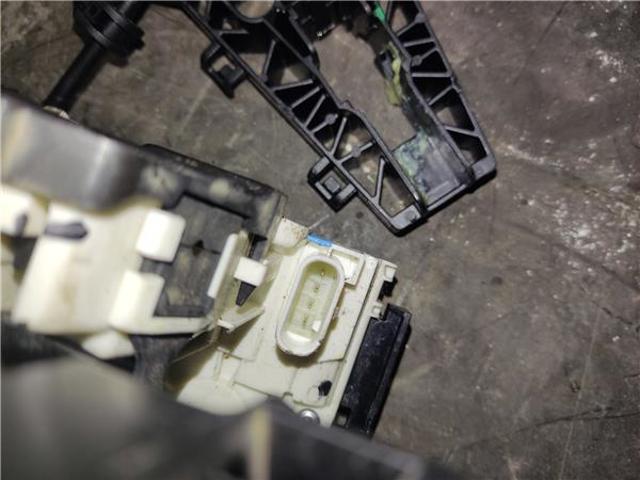 P04589915AE CHRYSLER Cerradura de puerta trasera izquierda comprar Alcalá