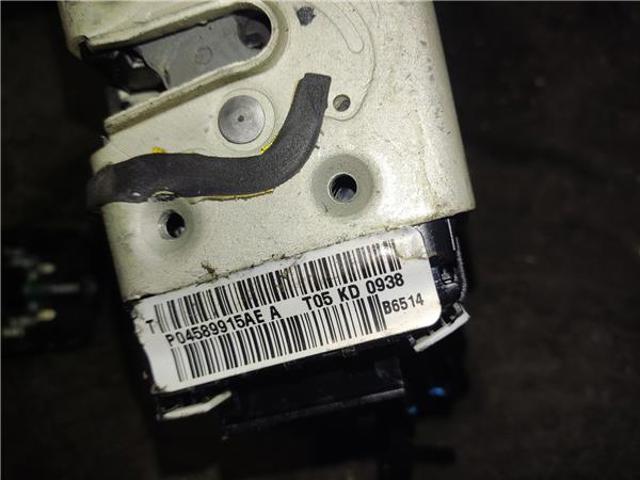 P04589915AE CHRYSLER Cerradura de puerta trasera izquierda  en stock Huelva