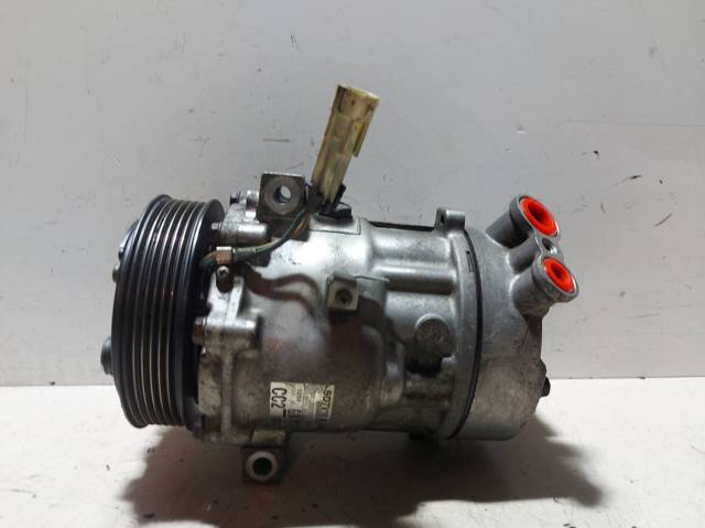 P13171593 GM Compresor de aire acondicionado  disponible Vigo