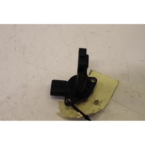 MAZDA PE0113215 Sensor de flujo de masa de aire  disponible Valladolid