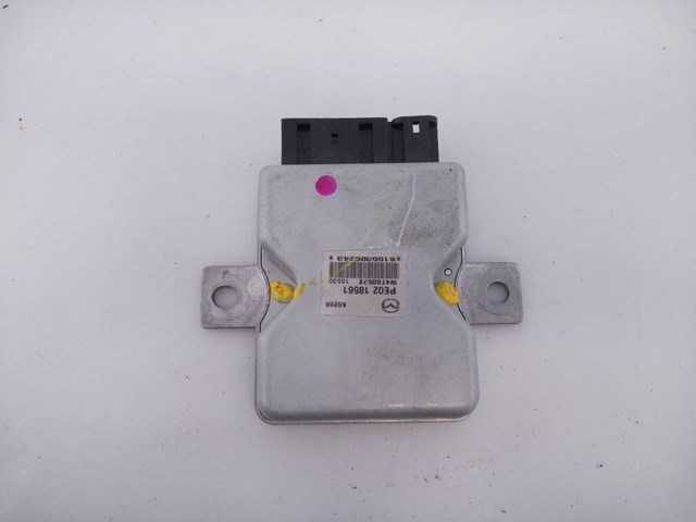 Módulo de control de bomba de combustible PE0218561 Mazda