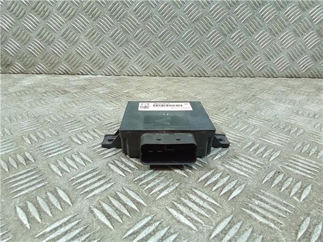 MAZDA PE0318572 Módulo de control de red de a bordo  disponible Valladolid