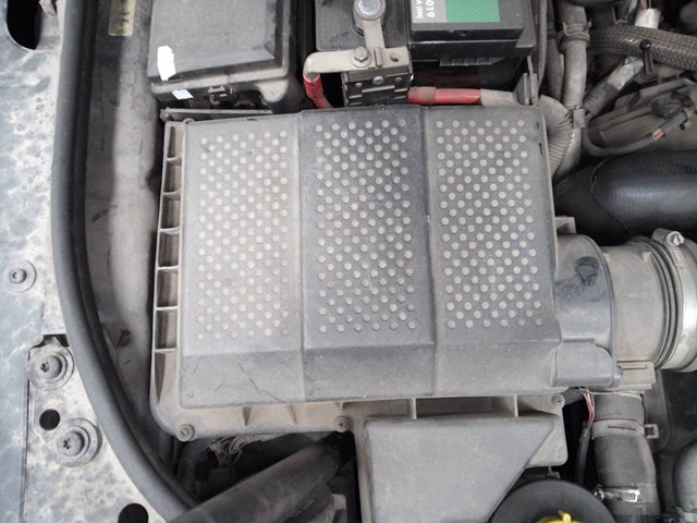 PHB000498 Land Rover