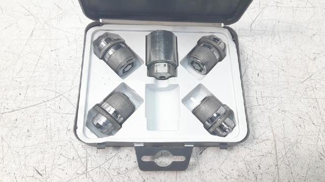PW45600013 Toyota