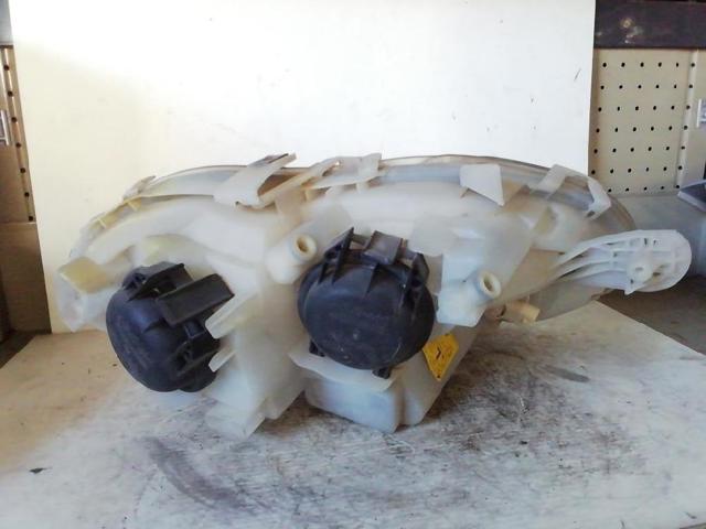 Q0013464V003000000 MERCEDES Faro izquierdo  en stock Huelva