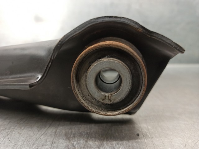 Q0014141V002000000 MERCEDES Brazo inferior izquierdo/derecho de suspensión delantera comprar Bilbao
