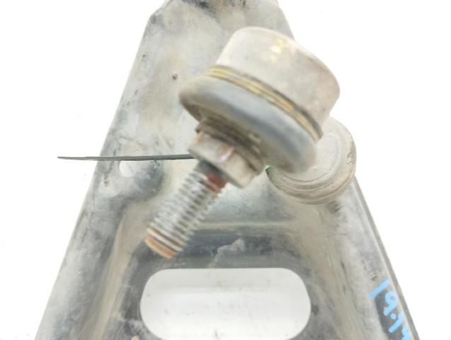 Q0014141V002000000 MERCEDES Brazo inferior izquierdo/derecho de suspensión delantera  comprar en Jaén