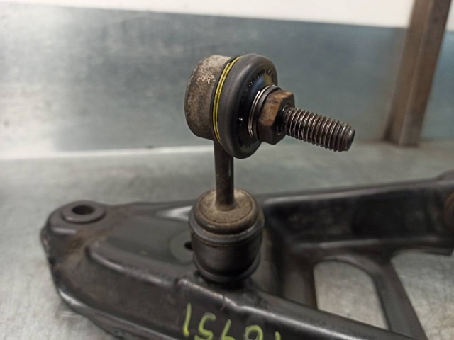 Q0014141V002000000 MERCEDES Brazo inferior izquierdo/derecho de suspensión delantera  comprar en Jaén