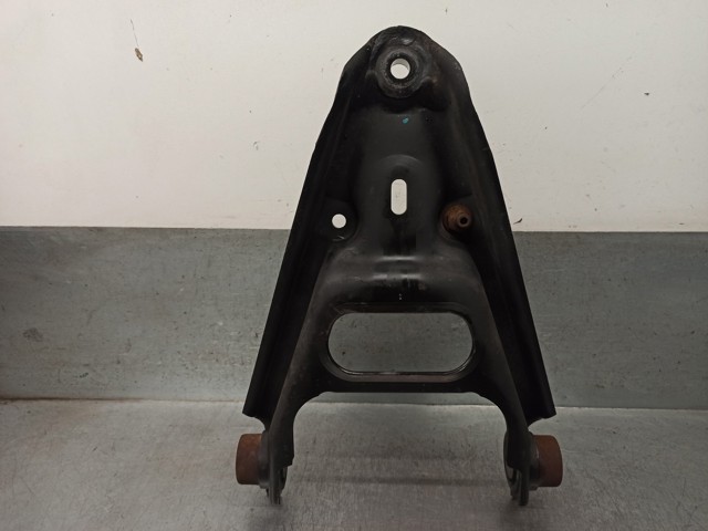 Q0014141V002000000 Brazo inferior izquierdo/derecho de suspensión delantera comprar Sevilla
