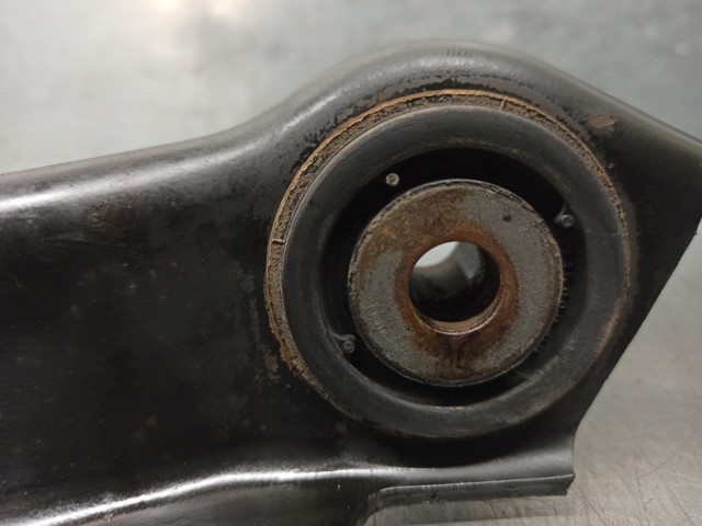 MERCEDES Q0014141V002000000 Brazo inferior izquierdo/derecho de suspensión delantera  en stock Valencia