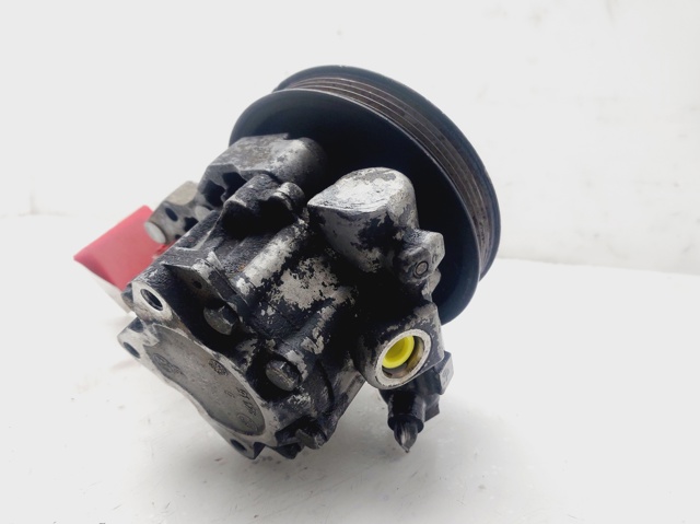 LAND ROVER QVB101453 Bomba de dirección asistida  disponible Lugo