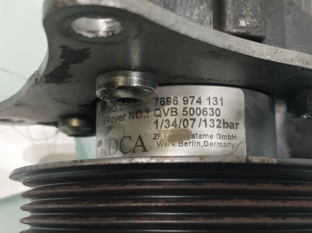 Bomba de dirección asistida  QVB500630 LAND ROVER