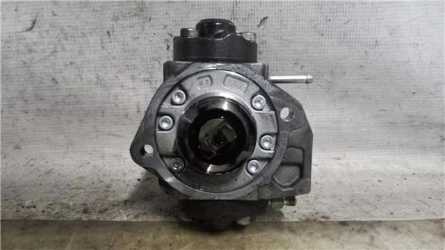 R2AA13800 MAZDA Bomba inyectora  en stock Córdoba