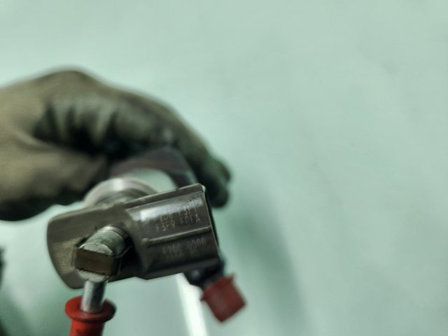 MAZDA R2AA13H50 Inyector de combustible  disponible Lugo