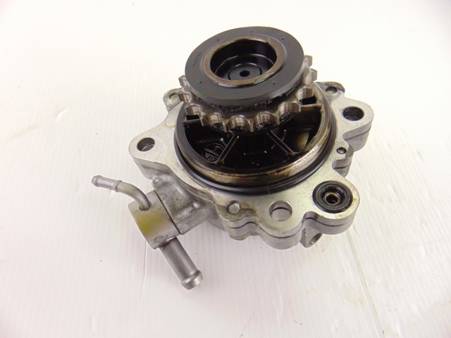 MAZDA R2AA18G00 Bomba de vacío  disponible Valladolid