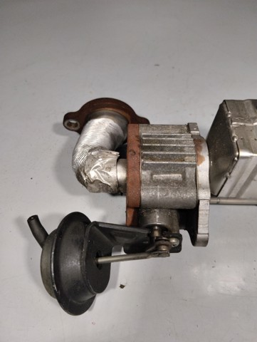 R2AA20304 MAZDA Enfriador de recirculación de gases de escape EGR comprar Madrid