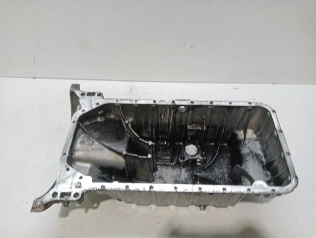 R6110140202 MERCEDES Cárter de aceite del motor  en stock Gandía