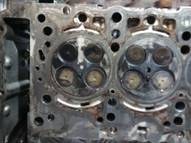 R651016 MERCEDES Culata  comprar en Oviedo