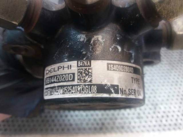 FORD R9144Z020D Rampa de combustible  disponible Lugo