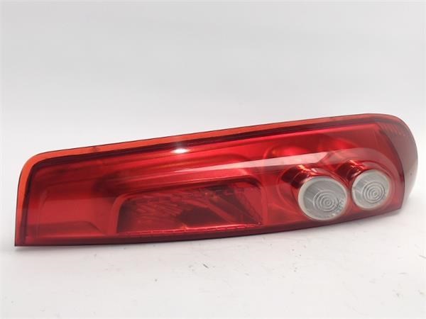 RS1022A01AR00F00 Piloto trasero derecho  en stock Sabadell