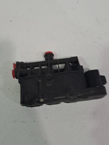 RVH000055 LAND ROVER Bloque de válvulas de suspensión regulable trasero comprar Bilbao