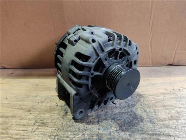 SG12B038 RENAULT Alternador  comprar en Jaén