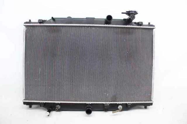 Radiador del motor SH0215200B MAZDA