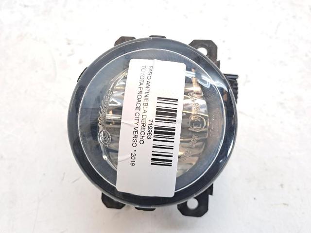 SU001A3436 TOYOTA Faro antiniebla izquierdo y derecho  en stock Gandía