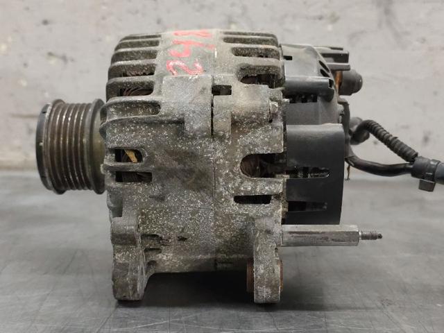 TG14C011 VAG Alternador  comprar en Oviedo