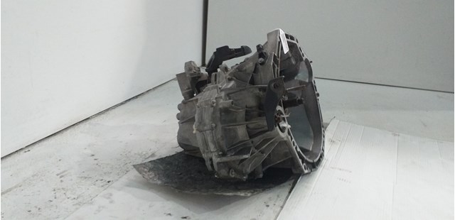 TL4A045 RENAULT Caja de cambios  en stock Huelva