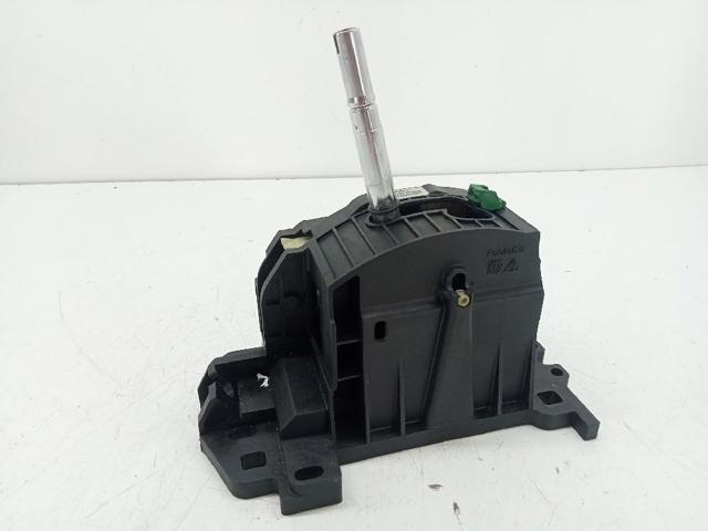 UCB500092 Land Rover