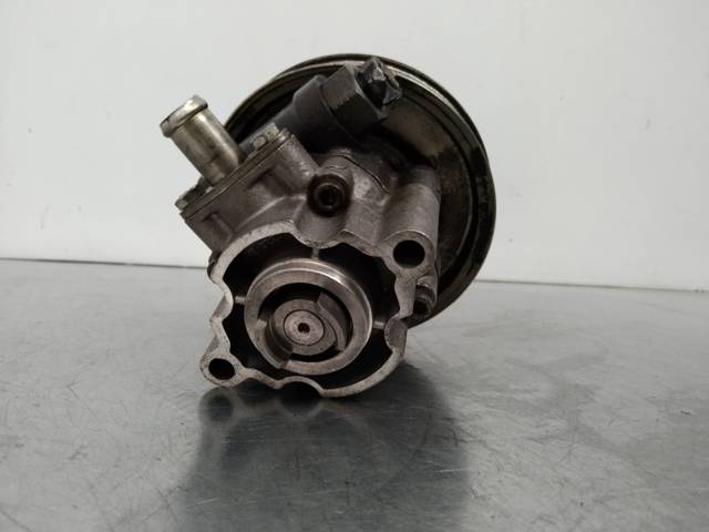 Bomba hidráulica de dirección XS713A674BF FORD