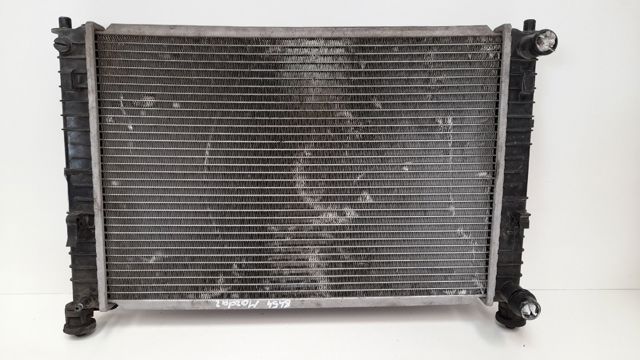 Radiador refrigeración del motor Y40215200 Mazda