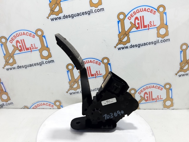 YC159F836BD Pedal del acelerador  disponible Utrera