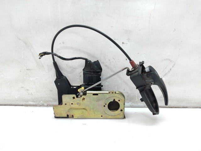 YC1AV21812CH Cerradura de puerta delantera derecha  en stock Granada