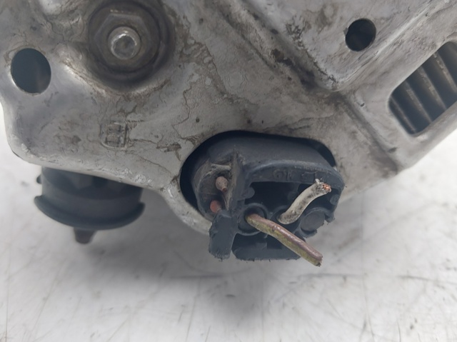YLE102010 LAND ROVER Alternador  disponible Ourense