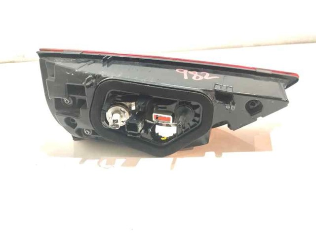 YP00016480 Piloto trasero interior derecho  disponible Utrera