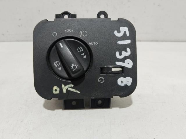 YUD501480PVJ Interruptor de luces en el tablero comprar Girona