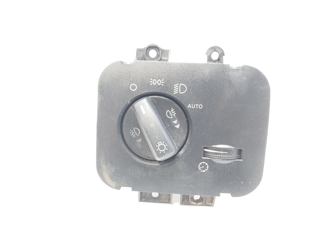 YUD501480PVJ Interruptor de luces en el tablero  disponible Burgos