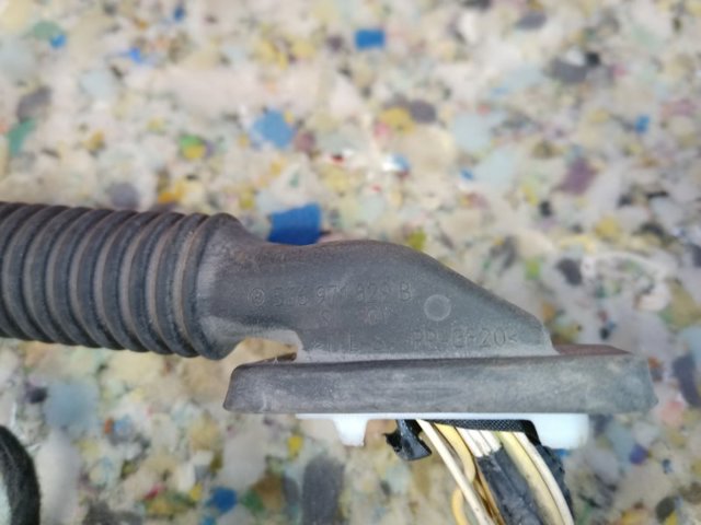 5G6971829B VAG Cola de escape  disponible Ourense