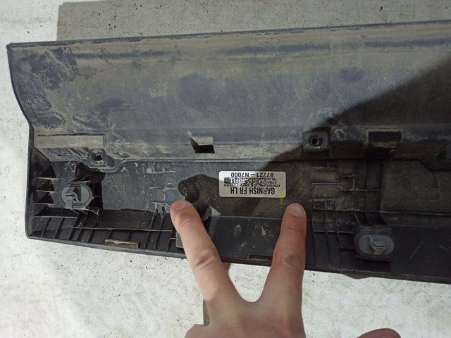 87721N7000 HYUNDAI Moldura de puerta delantera izquierda inferior  en stock Huelva