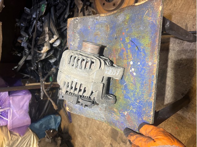 BOSCH 0124415005 Alternador  disponible Valladolid