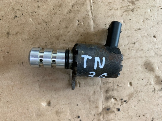 VAG 06K115243B Válvula de control del árbol de levas  en stock Terrassa