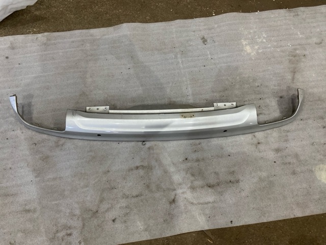 31353394 VOLVO Moldura de parachoques trasero comprar Alcalá